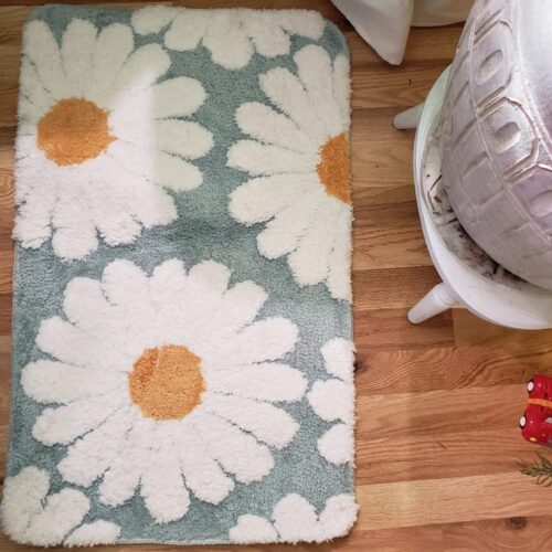 Chic Retro Daisy Tufted Bedside Rug | Pretty Floor Mat | Non-slip Bath Mat photo review