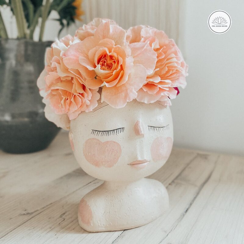 feel-good-decor-creative-doll-face-vase-with-roses-1