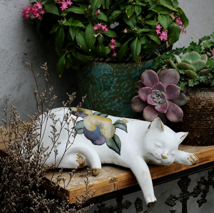 ornamental-sleeping-cat-with-vintage-pattern-closeup
